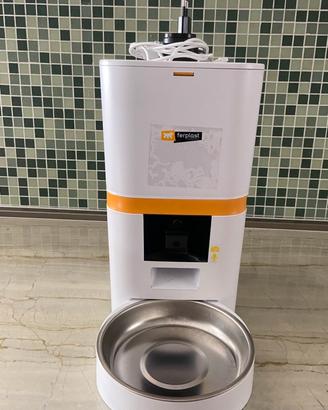 Distributore automatico cibo cani/gatti
