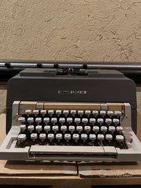 Macchina da scrivere Olivetti linea 98