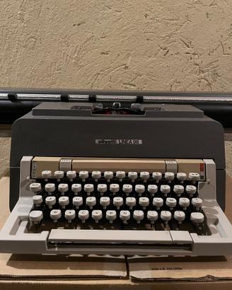 Macchina da scrivere Olivetti linea 98