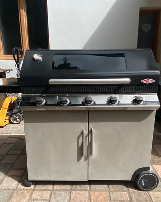 Barbecue Beef Eater Discovery 1100E
