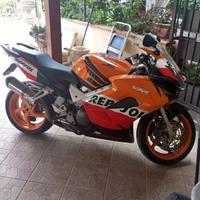 Honda VFR 800 2002 REPSOL