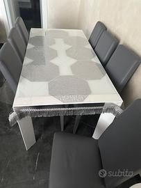 Tavolo e 6 sedie