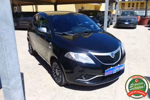 LANCIA Ypsilon 1.2 69 CV 5 porte Gold