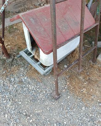 cuccia in cemento 