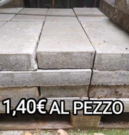 Mattoni autobloccanti in cemento 20 x 40 x 7