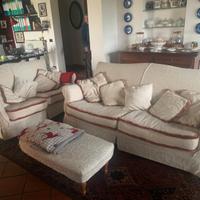 Due divani  Arquati,tre posti, due posti più pouff