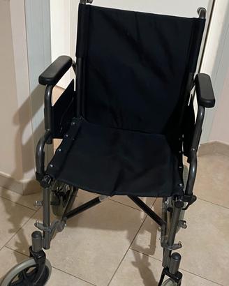 Sedia a rotelle usata come nuova
