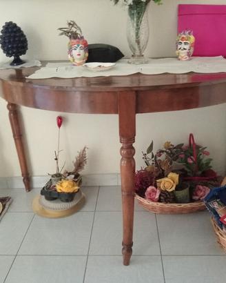 tavolo, armadio, cassettiera e vetrinetta 