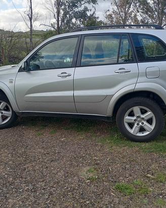 pezzi di ricambio Rav4 seconda serie anno 2005