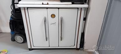 Cucina "economica" a legna Sovrana Extra bianca