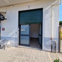 Loca commerciale ideale uso studio