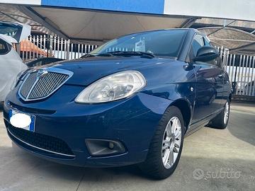 LANCIA YPSILON 2011