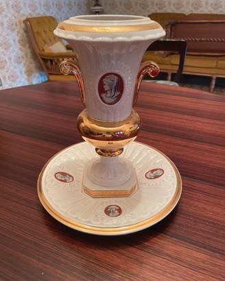 Vaso e Sottovaso Neoclassico in Ceramica Italiana