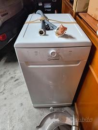 Lavastoviglie Indesit