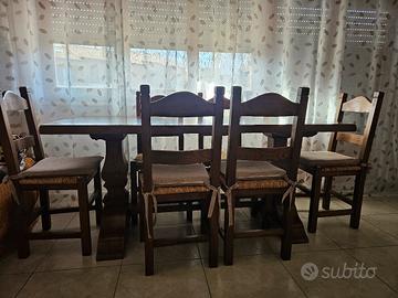 tavolo cucina e credenza