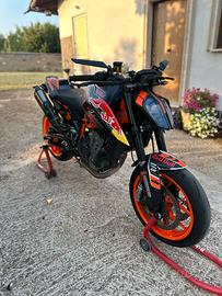 KTM DUKE 890R tech pack