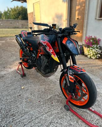 KTM DUKE 890R tech pack