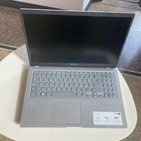 Laptop ASUS: CPU i7, 15.6" HD, 8GB RAM, 512 SSD