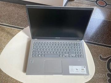 Laptop ASUS: CPU i7, 15.6" HD, 8GB RAM, 512 SSD