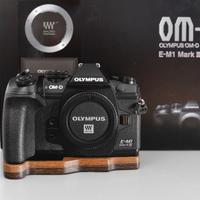 Wood grip Olympus OM-D E-M1 II e II