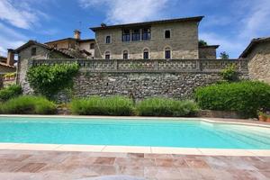 Villa di 660 m² con più di 5 locali a Caprese Mich