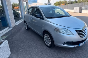 Lancia Ypsilon 1.2 69 CV 5 porte S&S Gold