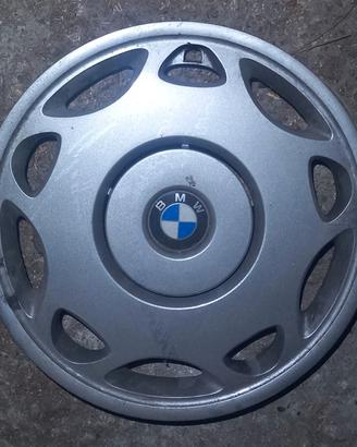 4 cerchi completi di copricerchi per BMW.