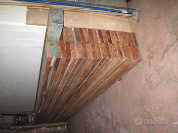 Tavolame di legno di larice