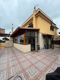 Villino centro Pinetamare