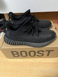YEEZY BOOST 350 V2