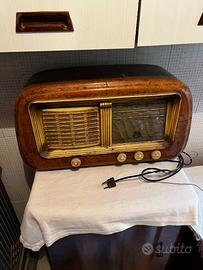 Radio d'epoca in radica d'epoca Allocchio Bacchini