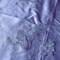 4metri e mezzo di rasone bianco ricamato con filat