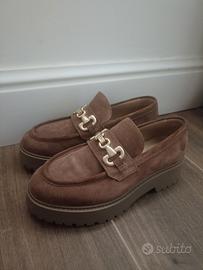 mocassino in camoscio 