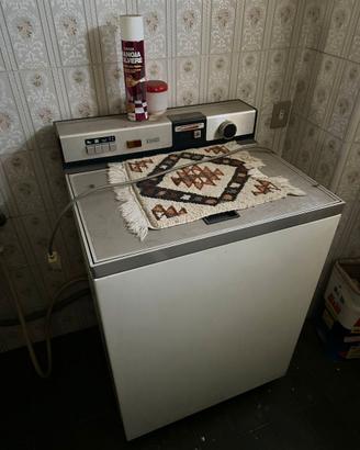 Lavatrice vintage Ignis a carica dall'alto