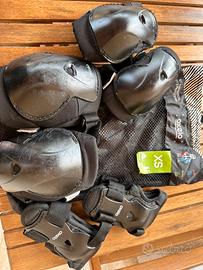 Set protezioni ginocchia- gomiti- polsi