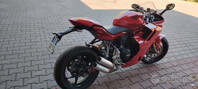 ducati supersport 950s
