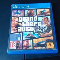 ps4 con il joystick e GTA5 