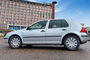 Volkswagen Golf 5 porte 75cv - 2001