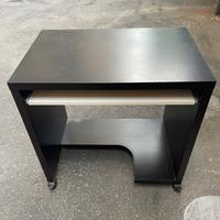Scrivania + sedia modello Ikea