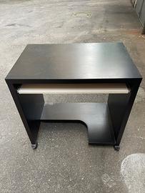 Scrivania + sedia modello Ikea