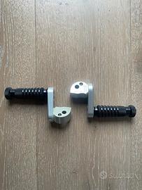 Arretratori per pedane passeggero (yamaha)