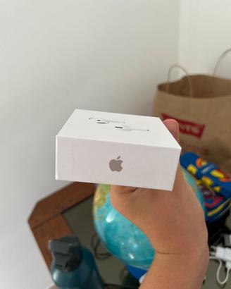 Airpods 4 ANC