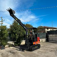 E155 Escavatore 24 q Hinowa VT2500 allargabile