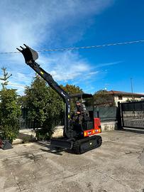 E155 Escavatore 24 q Hinowa VT2500 allargabile