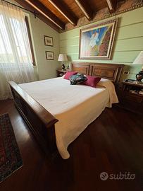 Letto e comodini in noce e radica