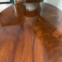 Tavolino ovale in massello e  mogano