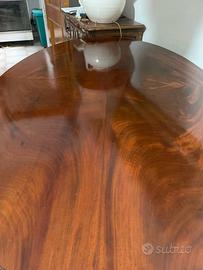 Tavolino ovale in massello e  mogano