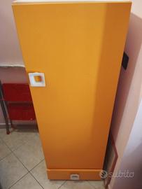 Armadietto e comodino cameretta bambini