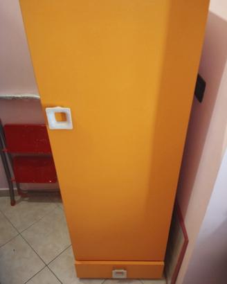 Armadietto e comodino cameretta bambini