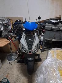aprilia sr r 70cc + molti ricambi
